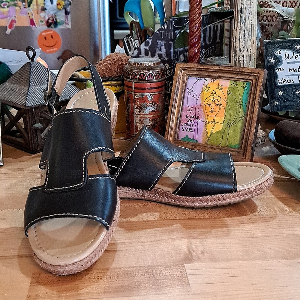 Naturalizer Black Sandals